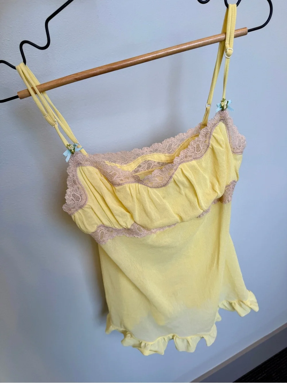Victoria’s Secret Angels Butter Yellow Lace Cami Top Size M Coquette Y2K